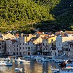 Mattina presto a Komiza, Croazia